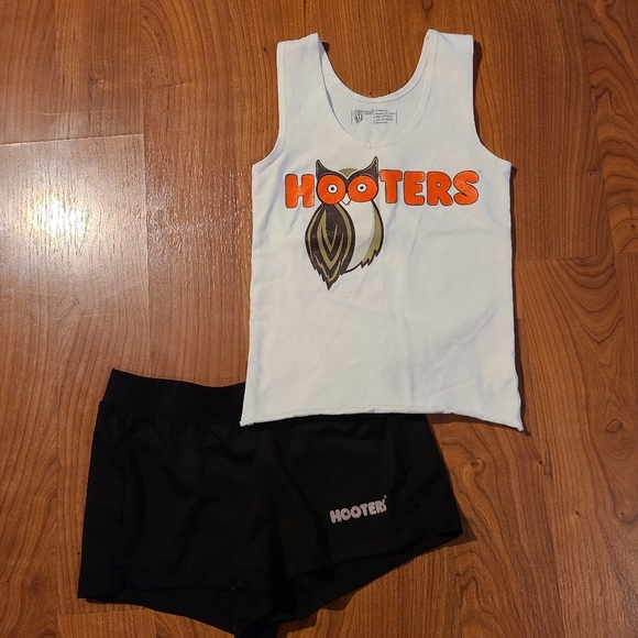 Hooter's xs uniform set - Picture 9 of 11